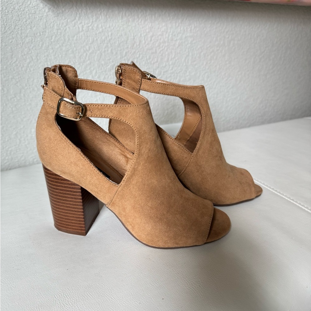 Tan Heeled Boots with Chunky Stacked Heel and Cutout Design